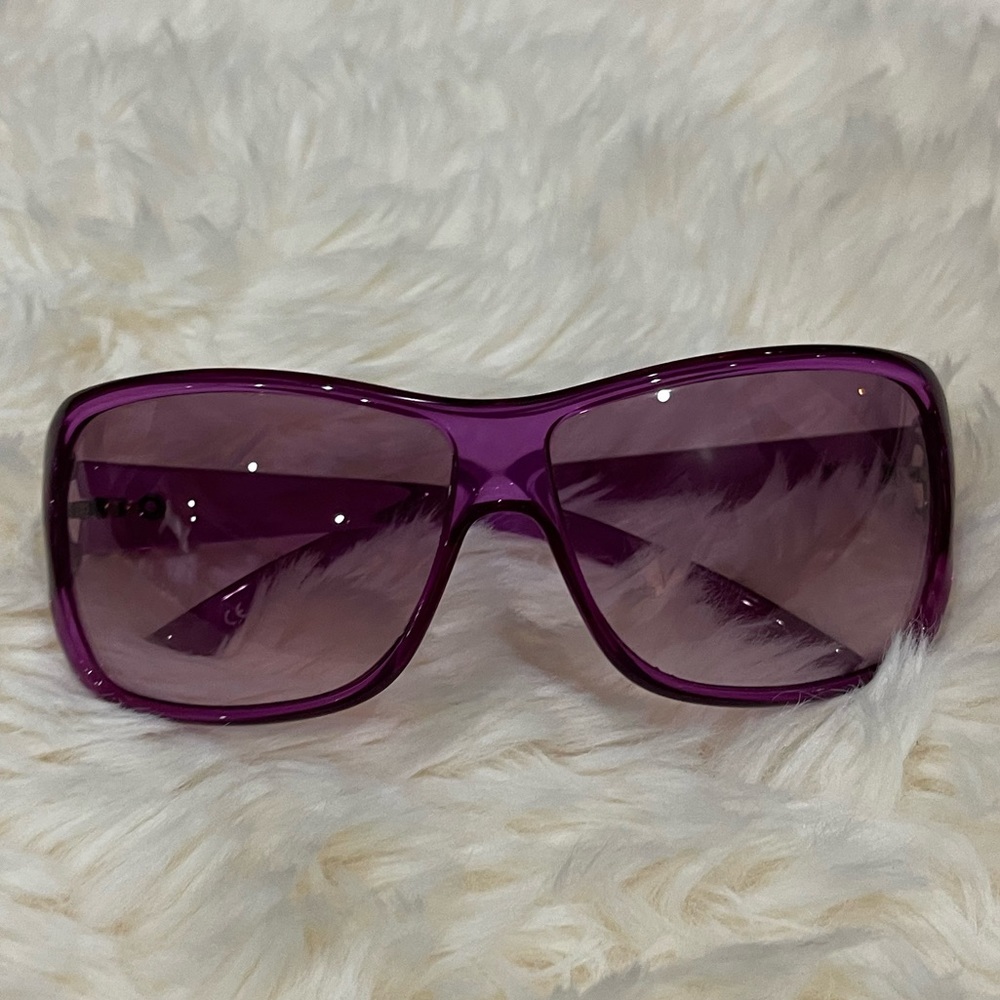 Gucci Women’s Purple Oversized Sunglasses - Picture 4 of 8